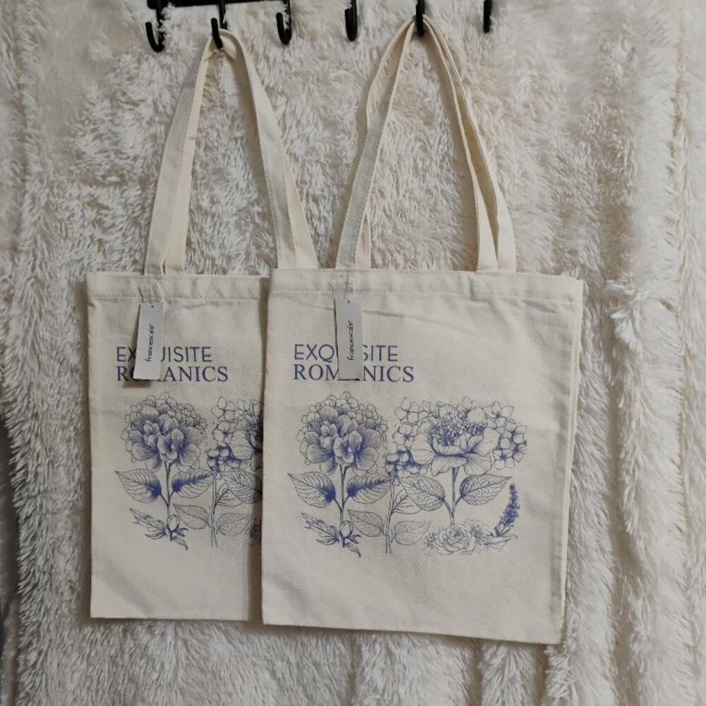 Francescas Exquisite Romance Tote Bags NWT. Only 1 Bag Left